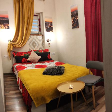 Old City Romantic Studio Brasov Room photo